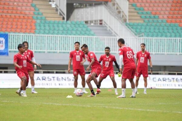 Here’s an alternate title for your original: 

"Tahar: Malut United's Defense Ready to Challenge Dewa United