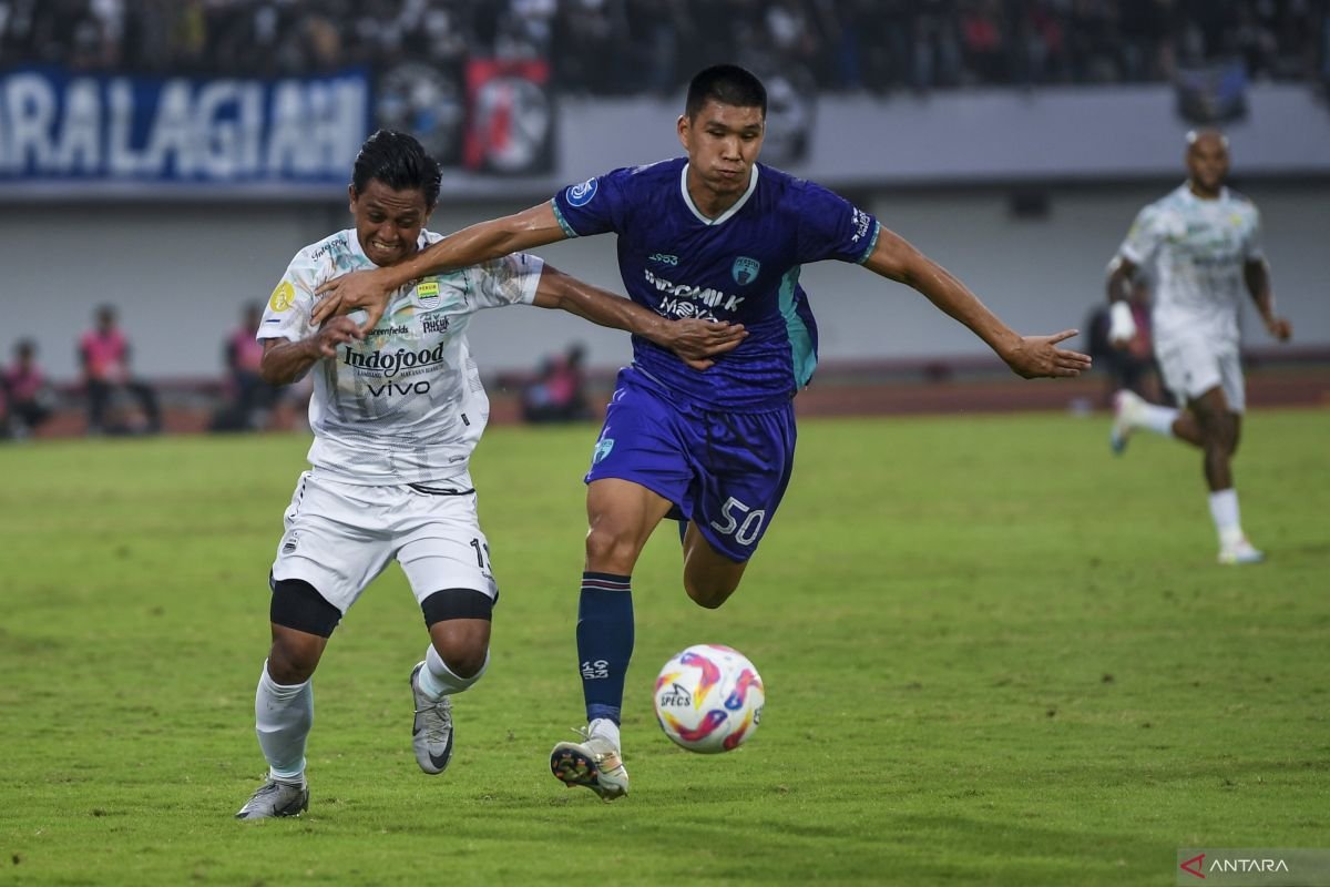 Tetap Mengapresiasi: Hodak Ucapkan Puji atas Usaha Tim Persib Meski Hasil Belum Maksimal