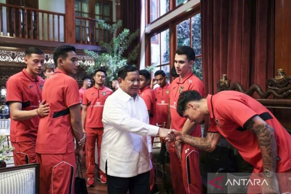 Presiden Prabowo Subianto Rayakan Kemenangan Timnas Indonesia Melalui Makan Bersama